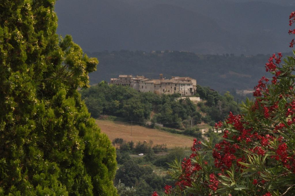 Farm Stay Il Carro Del Colle Collevalenza Δωμάτιο φωτογραφία